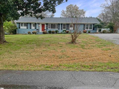 404 Springwood Dr, Spartanburg, SC 29302