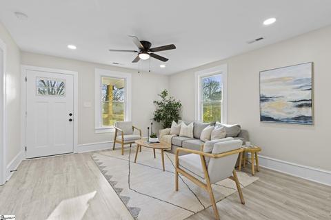 112 Mcdaniel Ave, Greer, SC 29651 photo 3