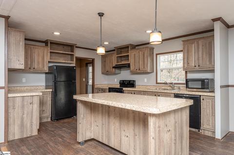 407 Fairhaven Dr, Greer, SC 29651 photo 4