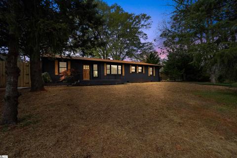 112 E Scenic Ln, Travelers Rest, SC 29690