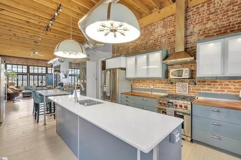 403 E Main St, Taylors, SC 29687