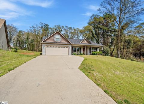 169 Highland Way, Taylors, SC 29687
