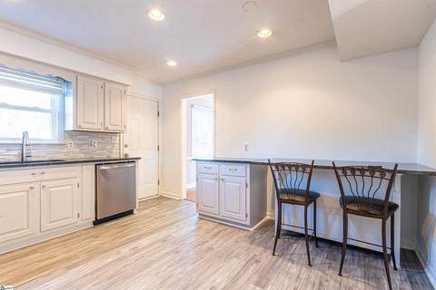 2 Brooks Rd, Mauldin, SC 29662 photo 8