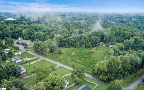 183 Pleasant Retreat Rd, Travelers Rest, SC 29690