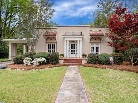 305 W Walnut St, Clinton, SC 29325