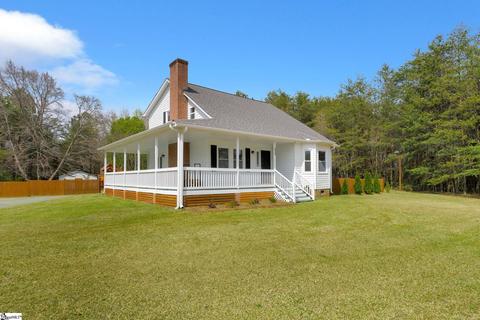 235 Thompson Rd, Taylors, SC 29687 | 34 Photos | MLS #1495417 - Movoto