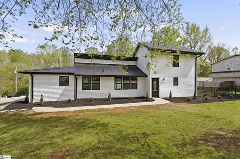 316 Fernleaf Dr, Travelers Rest, SC 29690