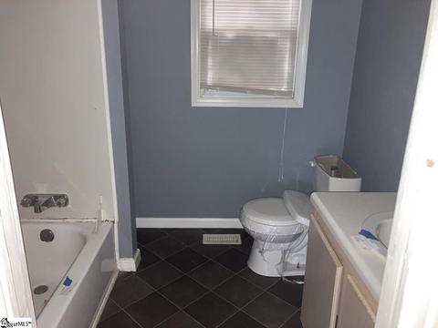 121 W 3rd Ave, Easley, SC 29640 photo 8