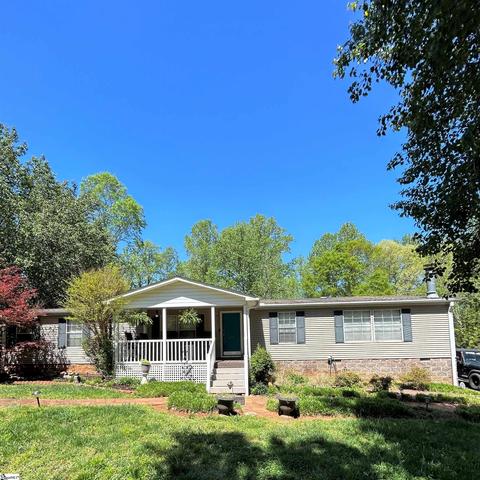 219 Red Oak Dr, Wellford, SC 29385