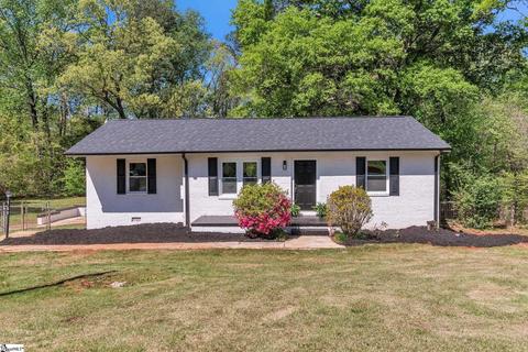 108 Sulphur Springs Dr, Greenville, SC 29617