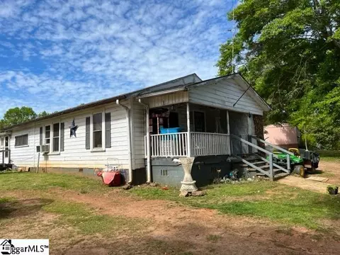 4233 Old Georgia Rd, Cowpens, SC 29330