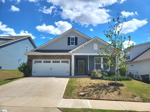 515 Raleighwood Ln, Simpsonville, SC 29681