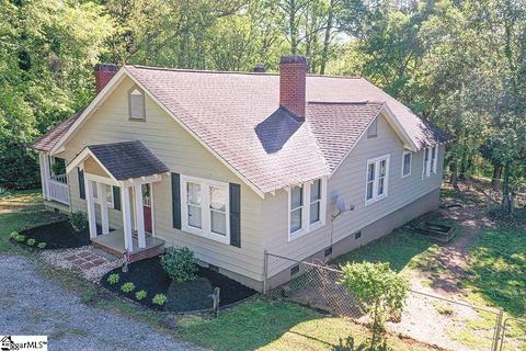 1631 Greenwood Rd, Laurens, SC 29360