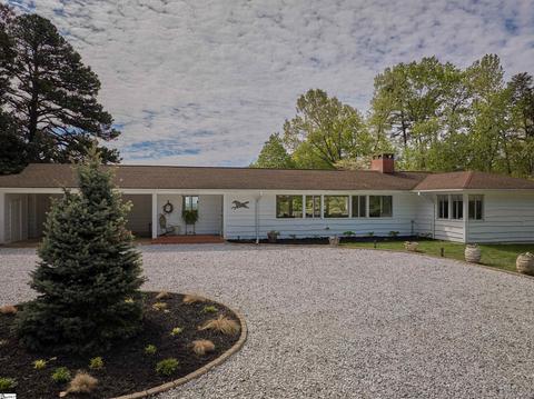 130 Mockingbird Hill Rd, Landrum, SC 29356