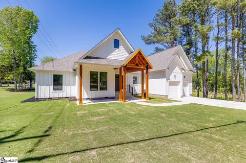 140 Mccall Rd, Simpsonville, SC 29680