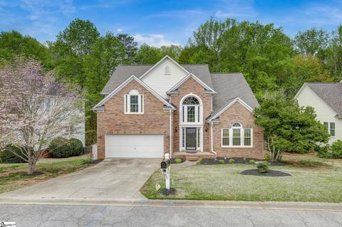 2 S Cedarbluff Ct, Greer, SC 29650