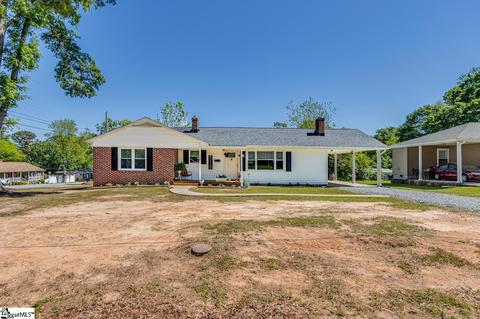 208 Phillips St, Clinton, SC 29325