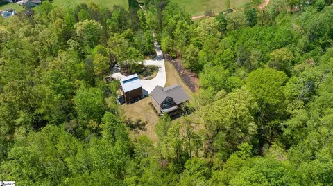 476 N Barton Rd, Taylors, SC 29687