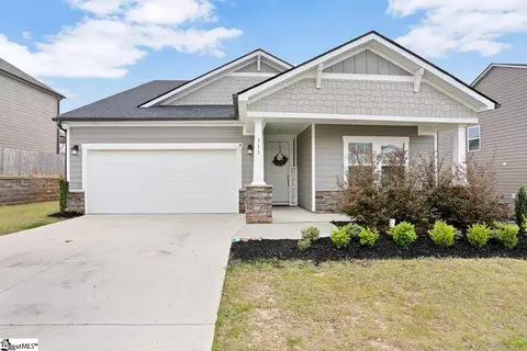 313 Blue Danube Dr, Simpsonville, SC 29681