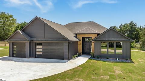 566 E Darby Rd, Taylors, SC 29687