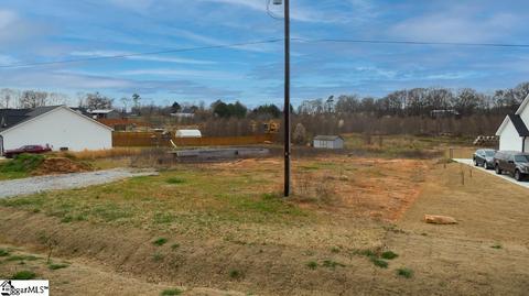344 R C Thompson Rd, Chesnee, SC 29323