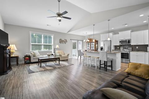 14 Panorama Cir, Greer, SC 29651 photo 5