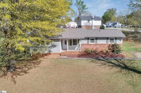 303 Corkwood Dr, Simpsonville, SC 29680