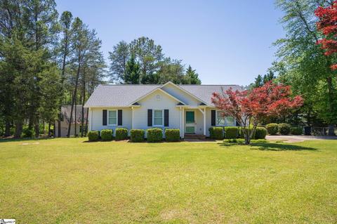 201 Cox Ridge Ct, Travelers Rest, SC 29690