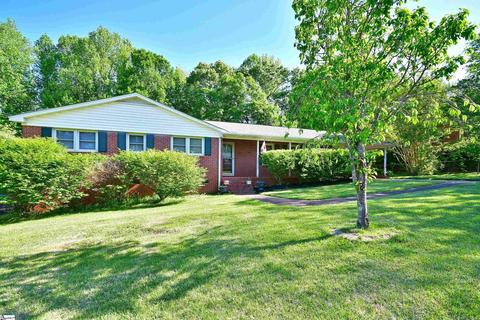 14 Arlene Dr, Greenville, SC 29617