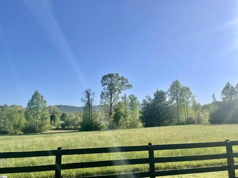 000 Jackson Hollow Trl, Travelers Rest, SC 29690