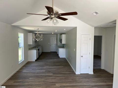 307 Dillon Dr, Clinton, SC 29325 photo 2