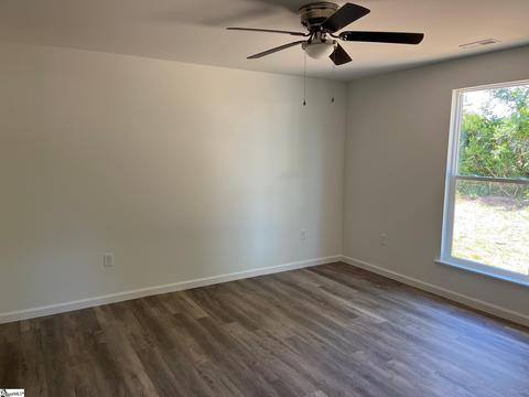 207 Dillon Dr, Clinton, SC 29325 photo 6