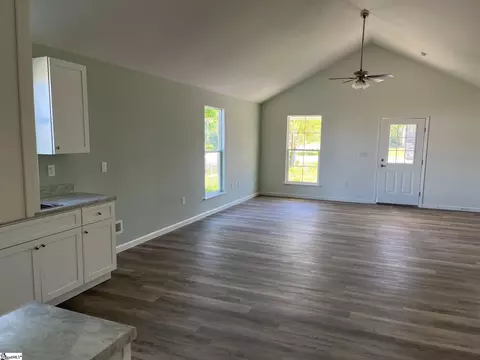 122 Colleton Ln, Clinton, SC 29325 photo 3