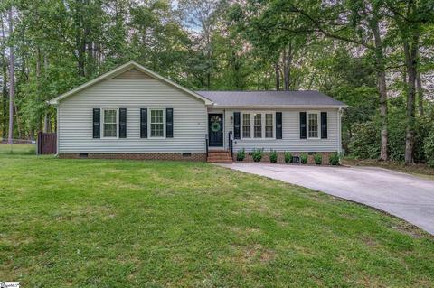 304 Rainwood Dr, Simpsonville, SC 29681