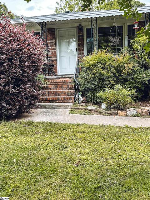 203 Mark St, Easley, SC 29640 photo 1