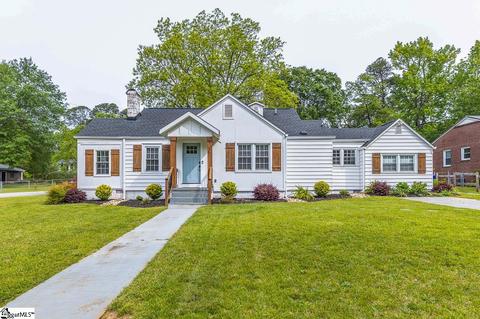 121 Wedgewood Dr, Greenville, SC 29609
