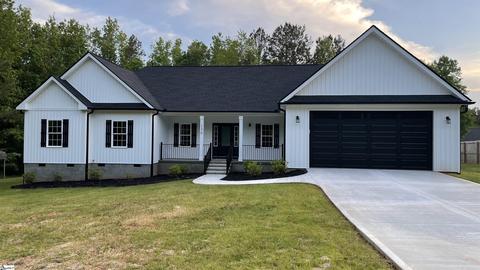 136 Maret Rd, Townville, SC 29689