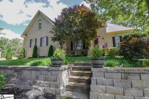 2 Rosefield Ct, Fountain Inn, SC 29644
