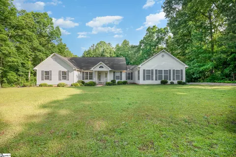 217 Lakewood Dr, Greenwood, SC 29649
