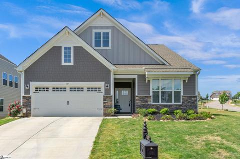 137 Double Crest Dr, Taylors, SC 29687