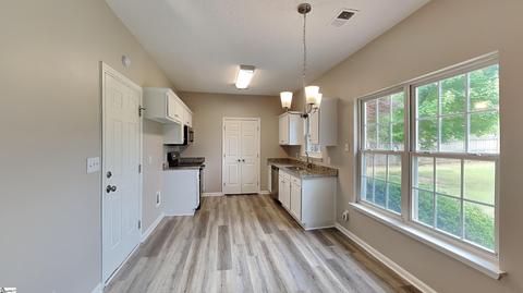 109 Glen Crest Dr, Moore, SC 29369 photo 4