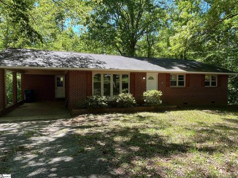 407 Beechwood Cir, Greenwood, SC 29646