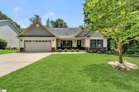 123 Oak Wind Cir, Greer, SC 29651