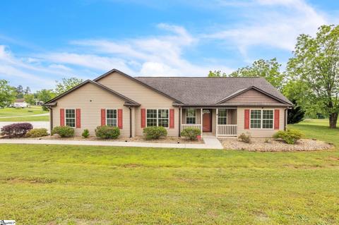 211 Doris Ann Ct, Wellford, SC 29385