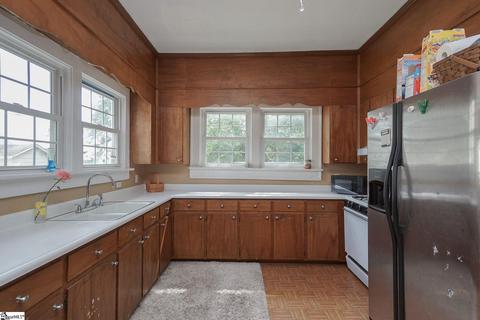 6 16th St, Greer, SC 29651 photo 6