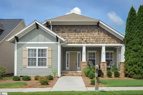 23 Pine Island Dr, Simpsonville, SC 29681