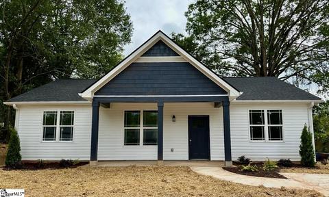 464 Buncombe St, Woodruff, SC 29388
