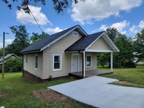 18 Clemson St, Liberty, SC 29657