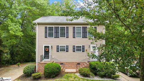 1 Dover Dr, Taylors, SC 29687