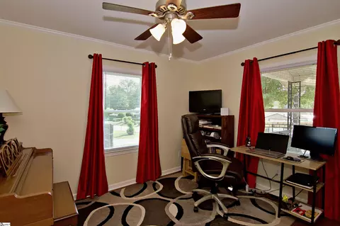 211 N 5th St, Easley, SC 29640 photo 8